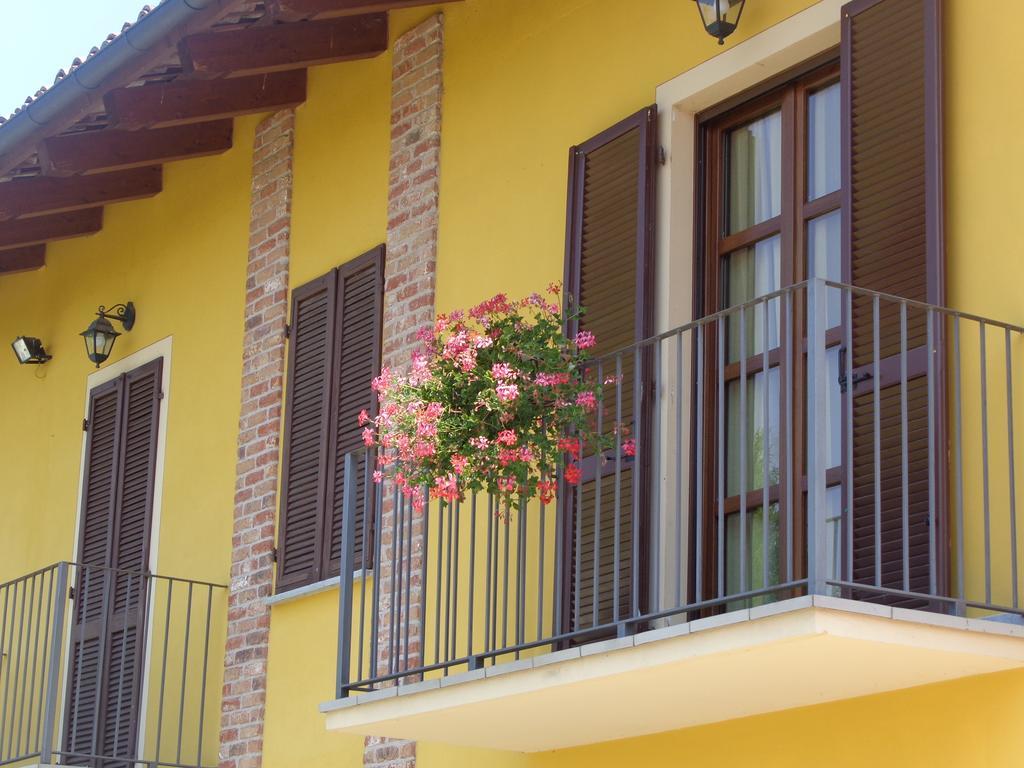 La Casa In Rivalta Villa Verduno Exterior photo