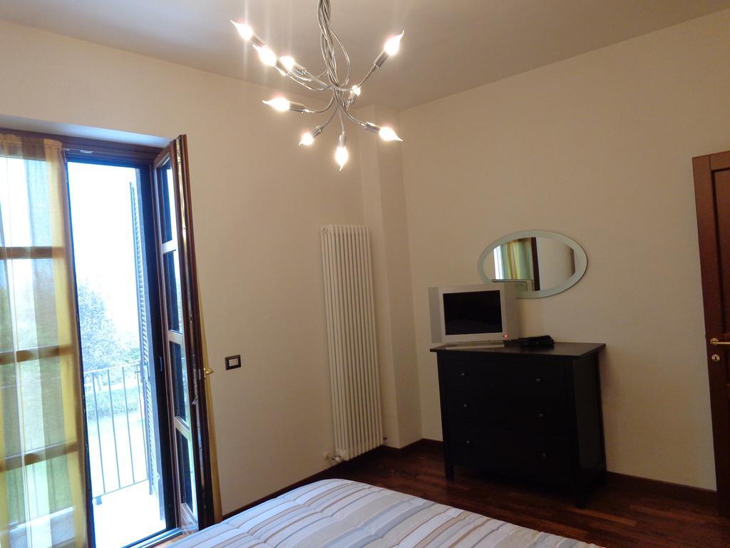 La Casa In Rivalta Villa Verduno Room photo