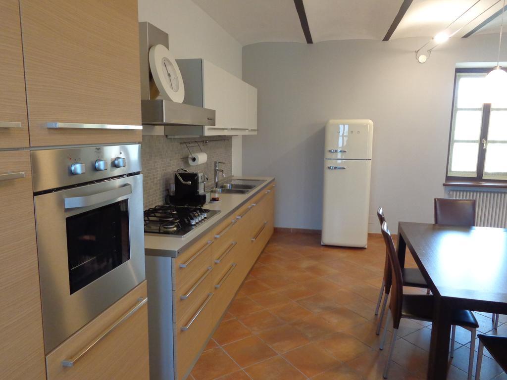 La Casa In Rivalta Villa Verduno Room photo